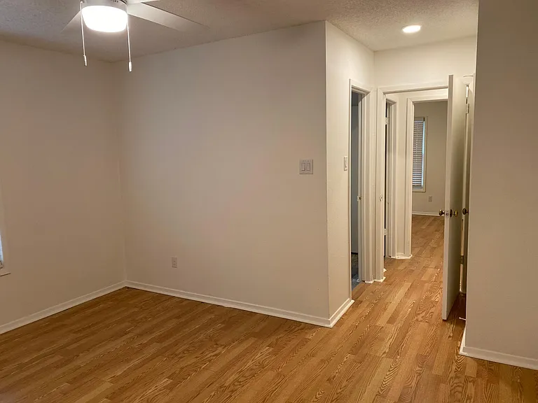 2407 Winsted Ln #A — Photo 10