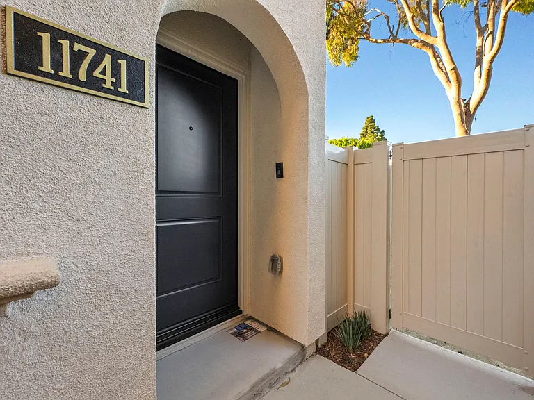 12826 Newhope St — Photo 3