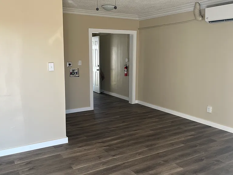 363 Woolfolk St — Photo 7