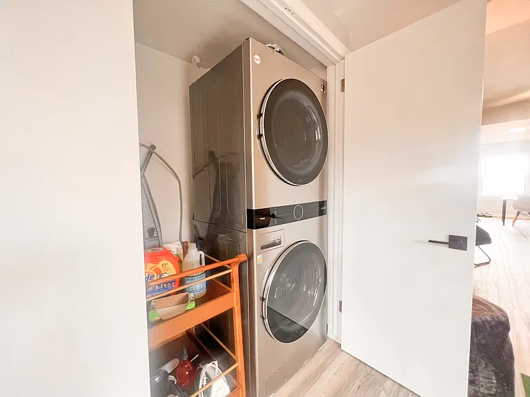 5737 Hobart St #5 — Photo 11
