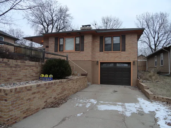 812 Mulberry St, Yankton, SD 57078
