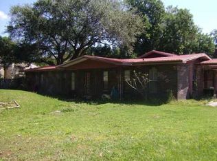 302 E Lake Deer Dr, Winter Haven, FL 33880
