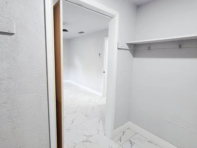 128 Kingston Ave — Photo 18