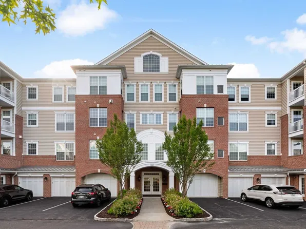 330 Regency Dr, Fishkill, NY 12524