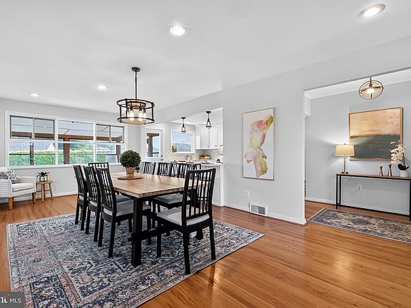 4th image of 2178 Princeton Pl