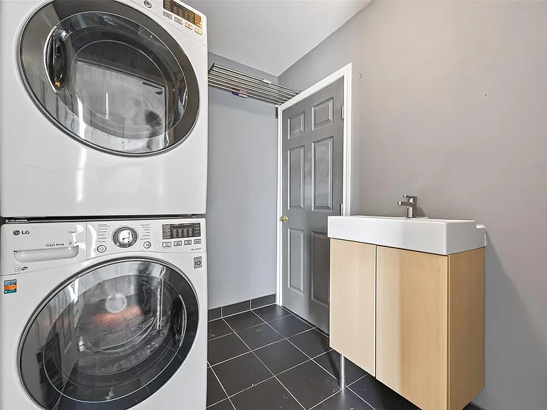 708 W Clay St — Photo 34