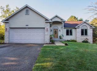 3277 Whitetail Ln, Owosso, MI 48867