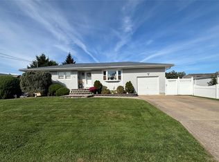 294 34th Street, Lindenhurst, NY 11757