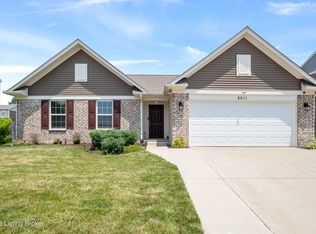8611 Loyal Dr, Louisville, KY 40229