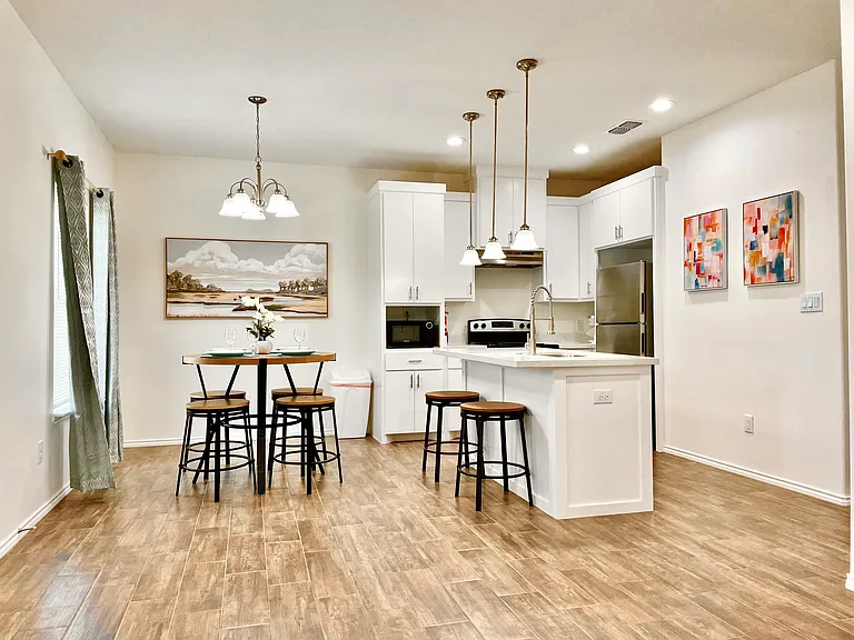 Valley Cir — Photo 2