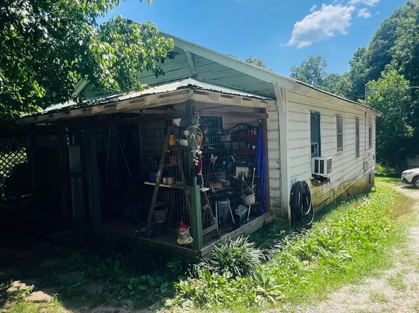 140 Old Copperhill Rd, Blue Ridge, GA 30513