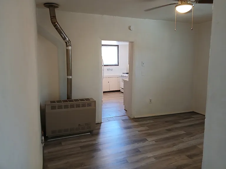 1853 Mann St #4 — Photo 8