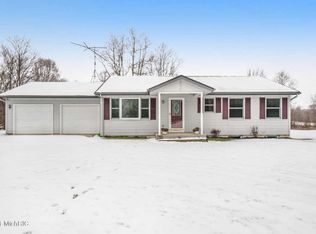 48029 County Road 673, Lawrence, MI 49064