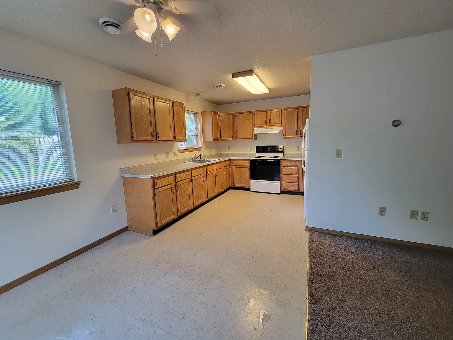 6 bed, $1,900 — Photo 3