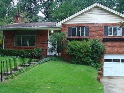 7716 Cayuga Ave