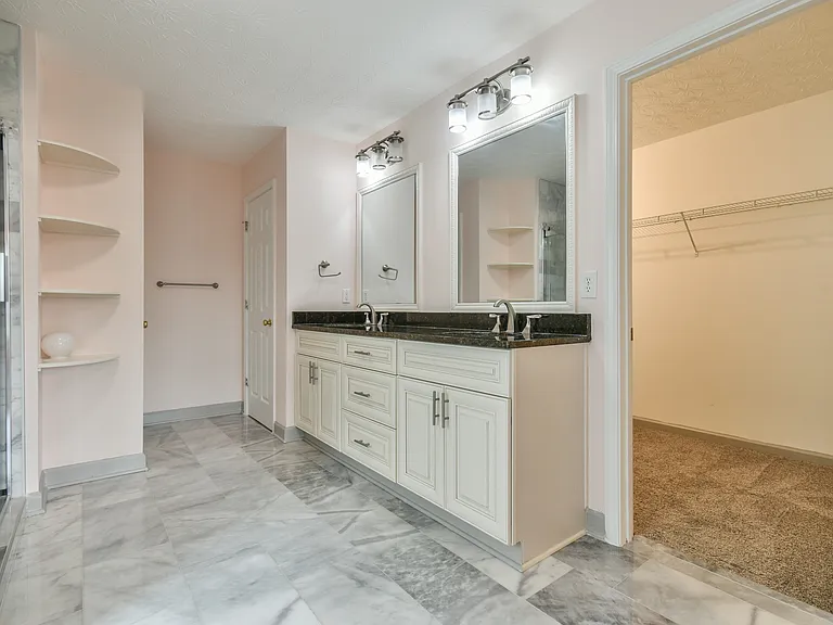 778 Roxholly Ln — Photo 30