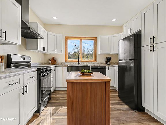 5th image of 8891 Pennfield Rd