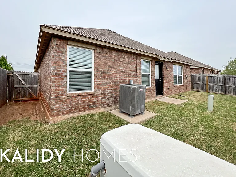 737 Christian Ln — Photo 28