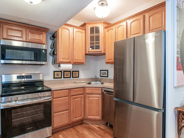 1516 Hinman Ave #103 — Photo 9