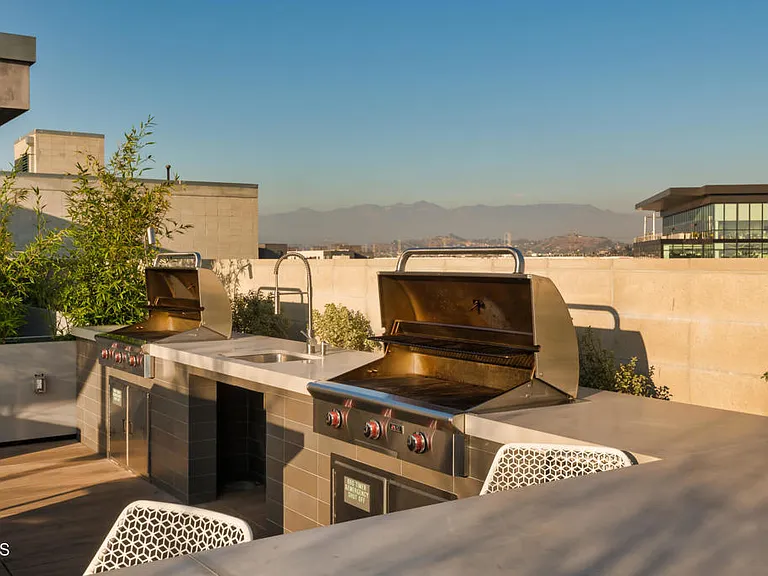 530 S Hewitt St #129 — Photo 40