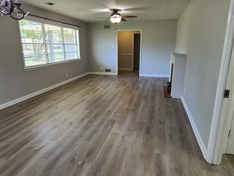 1809 Milton St — Photo 6