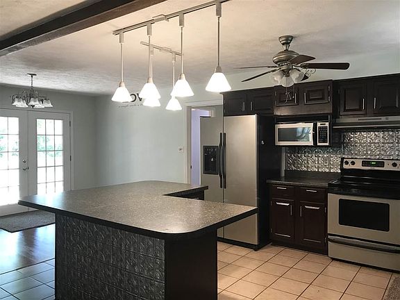 5th image of 3110 Lake Valley Ct