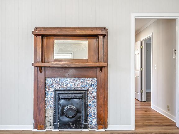 4th image of 1539 Beaumont Ave