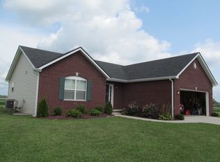 8473 Petrolia Ln, Lawrenceville, IL 62439