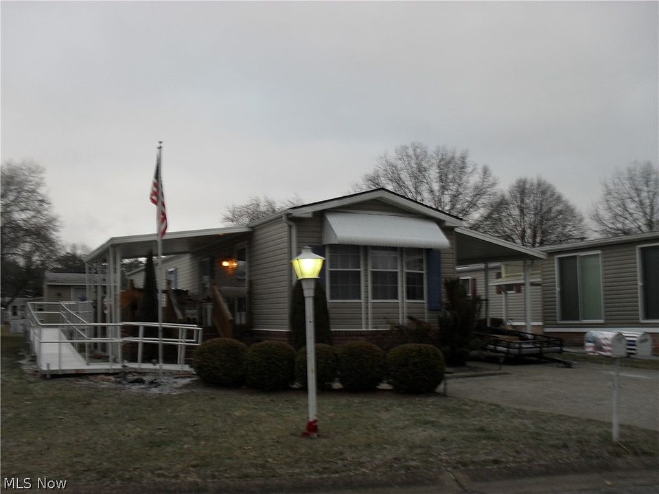 2nd image of 182 D St SW