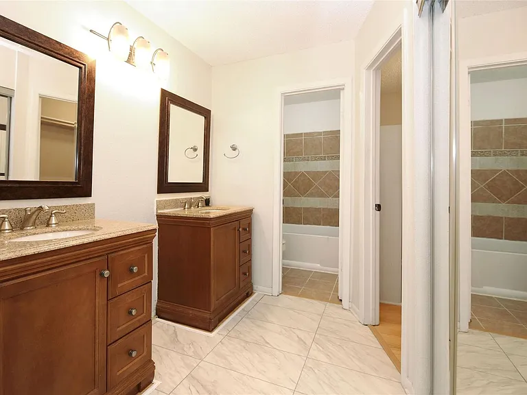 18203 Brooknoll Dr — Photo 11