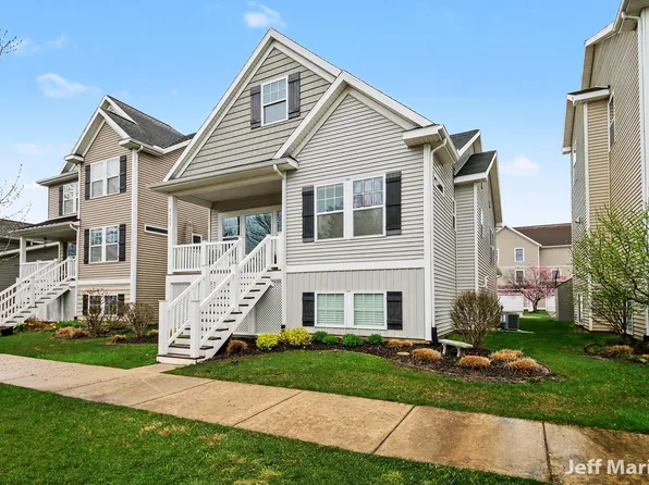 2125 Kensington Park Cir, Holland, MI 49423