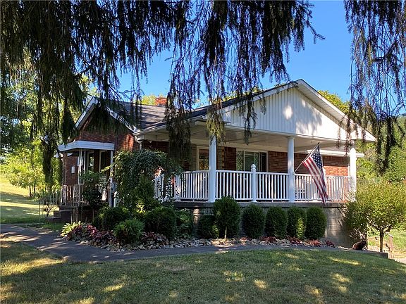 3rd image of 130 E End Rd