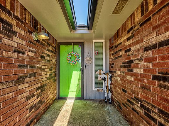 2nd image of 1153 SW 106th St