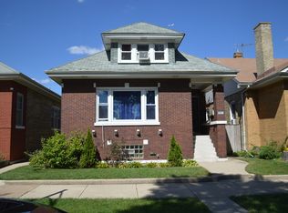 6130 W Byron St, Chicago, IL 60634