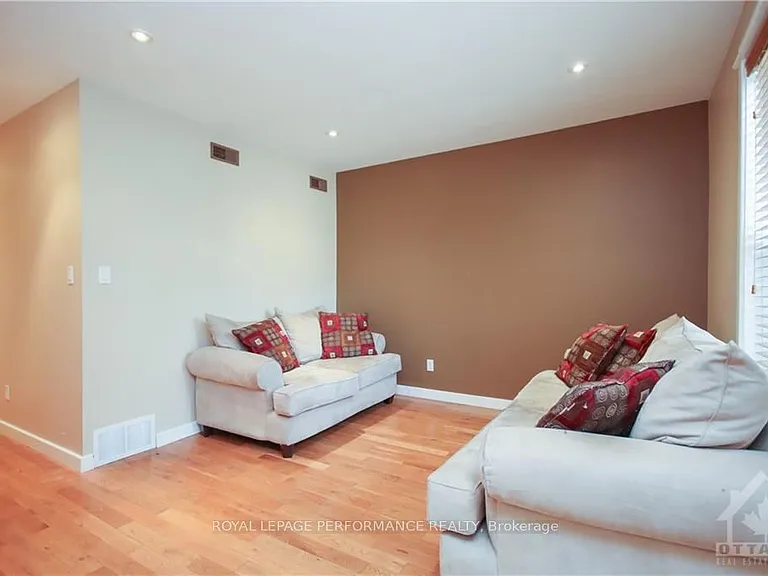 736 Cooper St W #2 — Photo 7