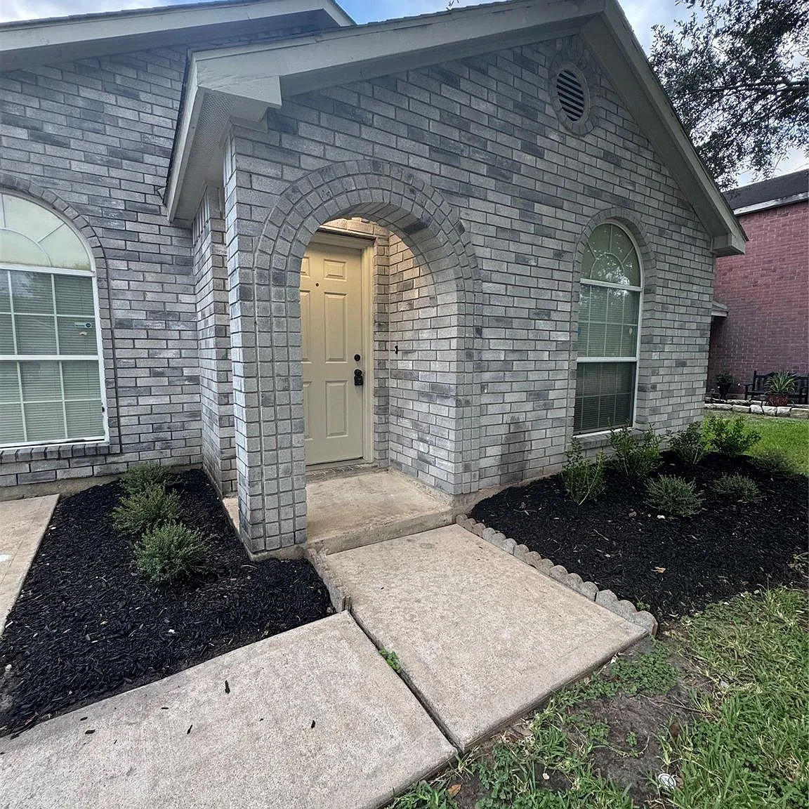 3 bed, 2.0 bath, 1141 sqft, $1,950 — Photo 3