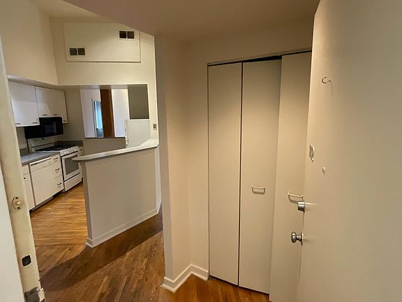 3rd image of 2629 Brown St APT 112