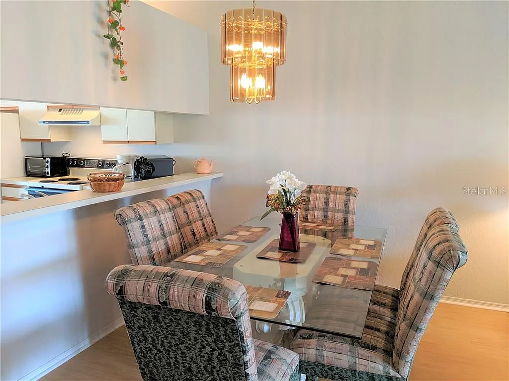 2 bed, 2.0 bath, 1003 sqft, $2,500 — Photo 4