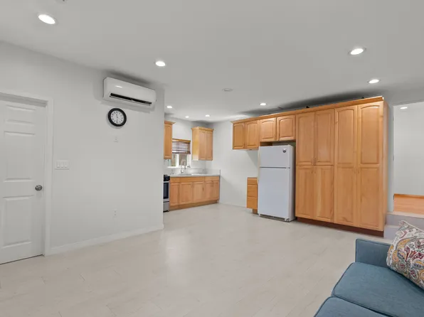 7815 Allott Ave, Panorama City, CA 91402