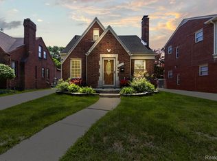 23111 Sheridan St, Dearborn, MI 48128
