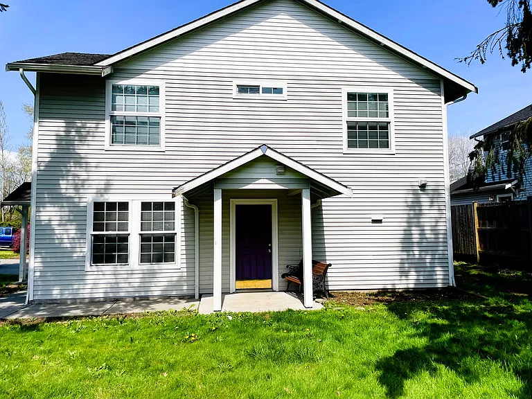 1427 Virginia Ave — Photo 3