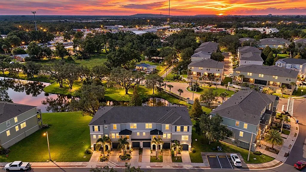 2 bed, 2.5 bath, 1200 sqft, $2,000 — Photo 1