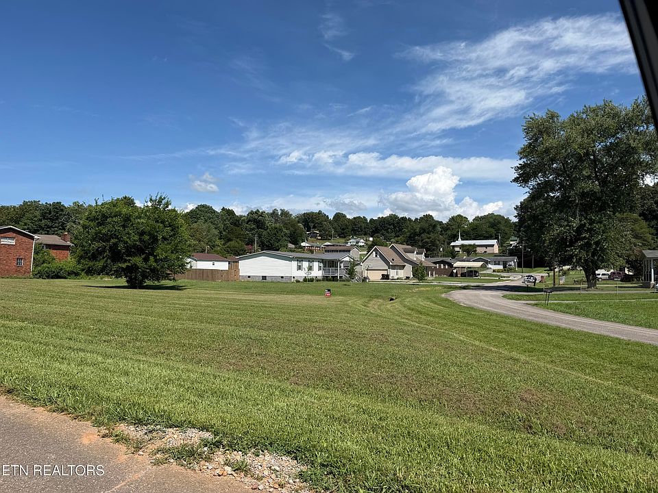 2nd image of Crescent Dr