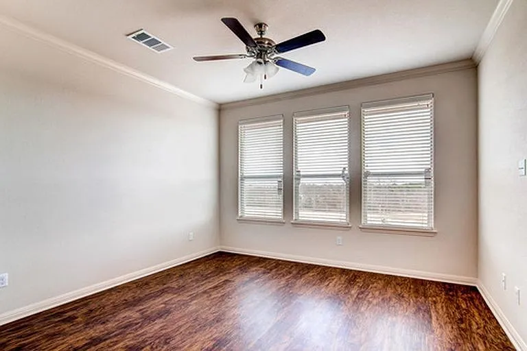 Double Eagle Townhomes — Photo 6