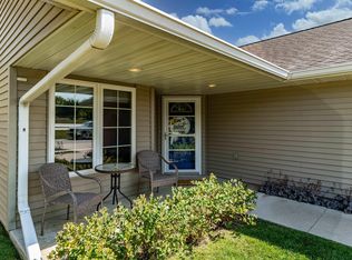 107 Brayden Ln, Waterloo, IA 50701