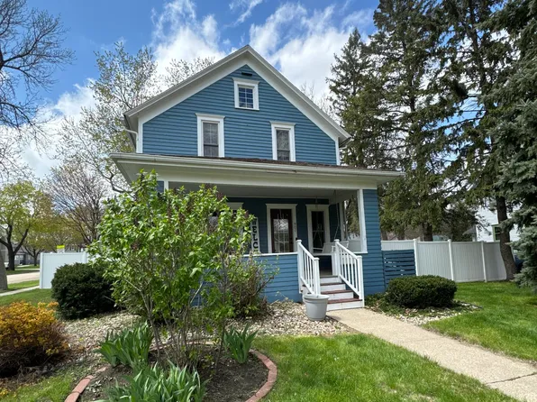 901 N McKenzie St, Luverne, MN 56156