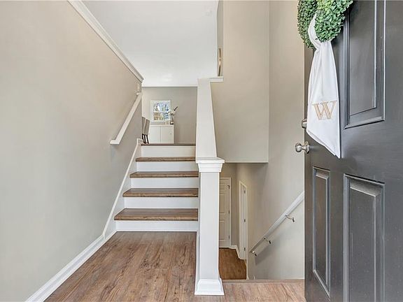 5th image of 68 Skyview Rd