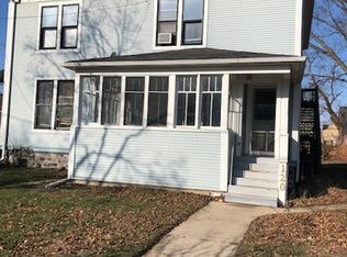 120 La Fox River Dr #1, Algonquin, IL 60102