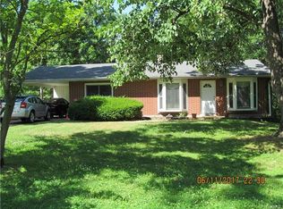 6 Country Squire Ln, Saint Louis, MO 63146