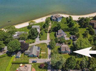 19 Cedar Ct, Laurel, NY 11948